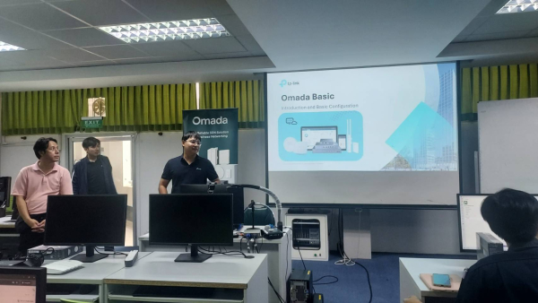 บริษัท TP-Link จัดอบรมเชิงปฏิบัติการ Omada Essential Workshop ให้กับนักศึกษาสาขาวิชาวิศวกรรมคอมพิวเตอร์&nbsp;ในชุดวิชา 240-219 ผู้ดูแลระบบเครือข่าย